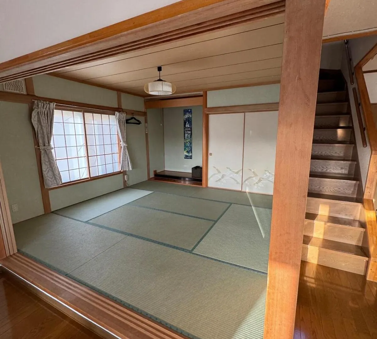 Lake Toya Brown House- Great Lake Views, Quiet And Spacious Toyako Ιαπωνία